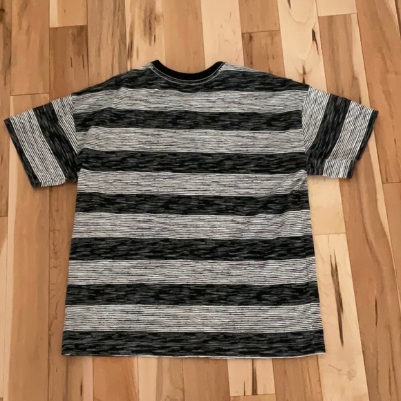 Girls Old Navy Striped T-Shirt - Picture 4 of 4